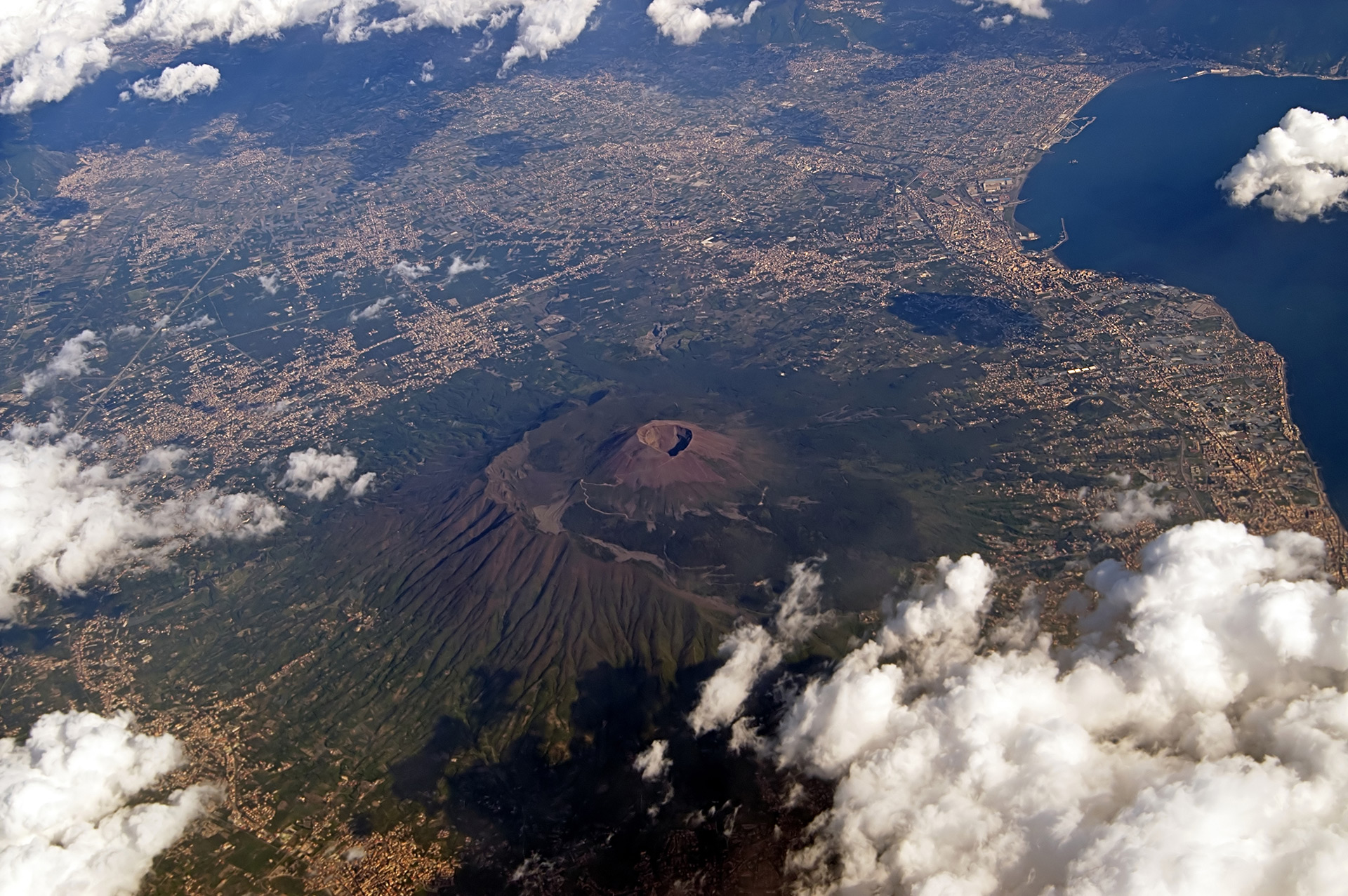 Pompeii and Vesuvius With Wine Tasting